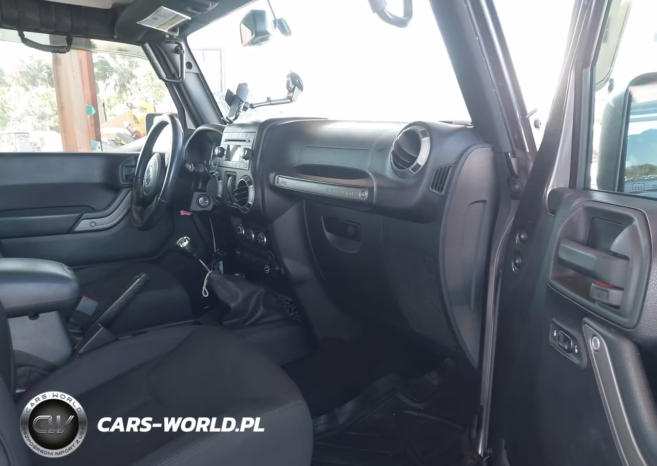 2016 Jeep Wrangler Sport VIN:1C4AJWAG8GL270036 - 5