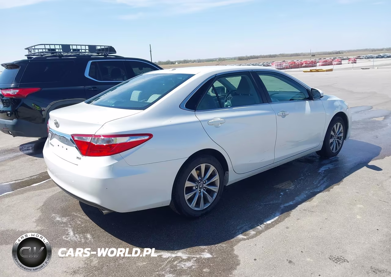 2017 Toyota Camry Xle VIN:4T1BF1FK6HU722966 - 4
