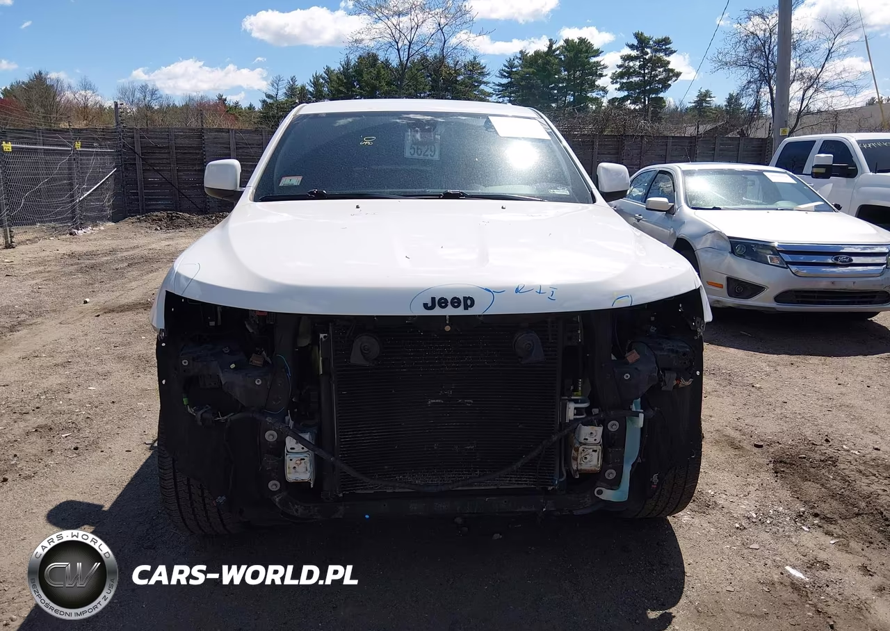 2018 Jeep Grand Cherokee Altitude 4X4 VIN:1C4RJFAG3JC264106 - 13