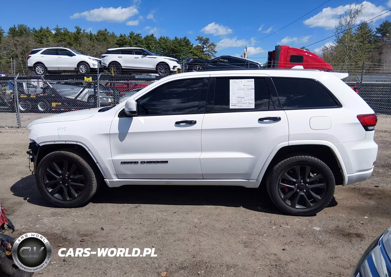 2018 Jeep Grand Cherokee Altitude 4X4 VIN:1C4RJFAG3JC264106 - 15