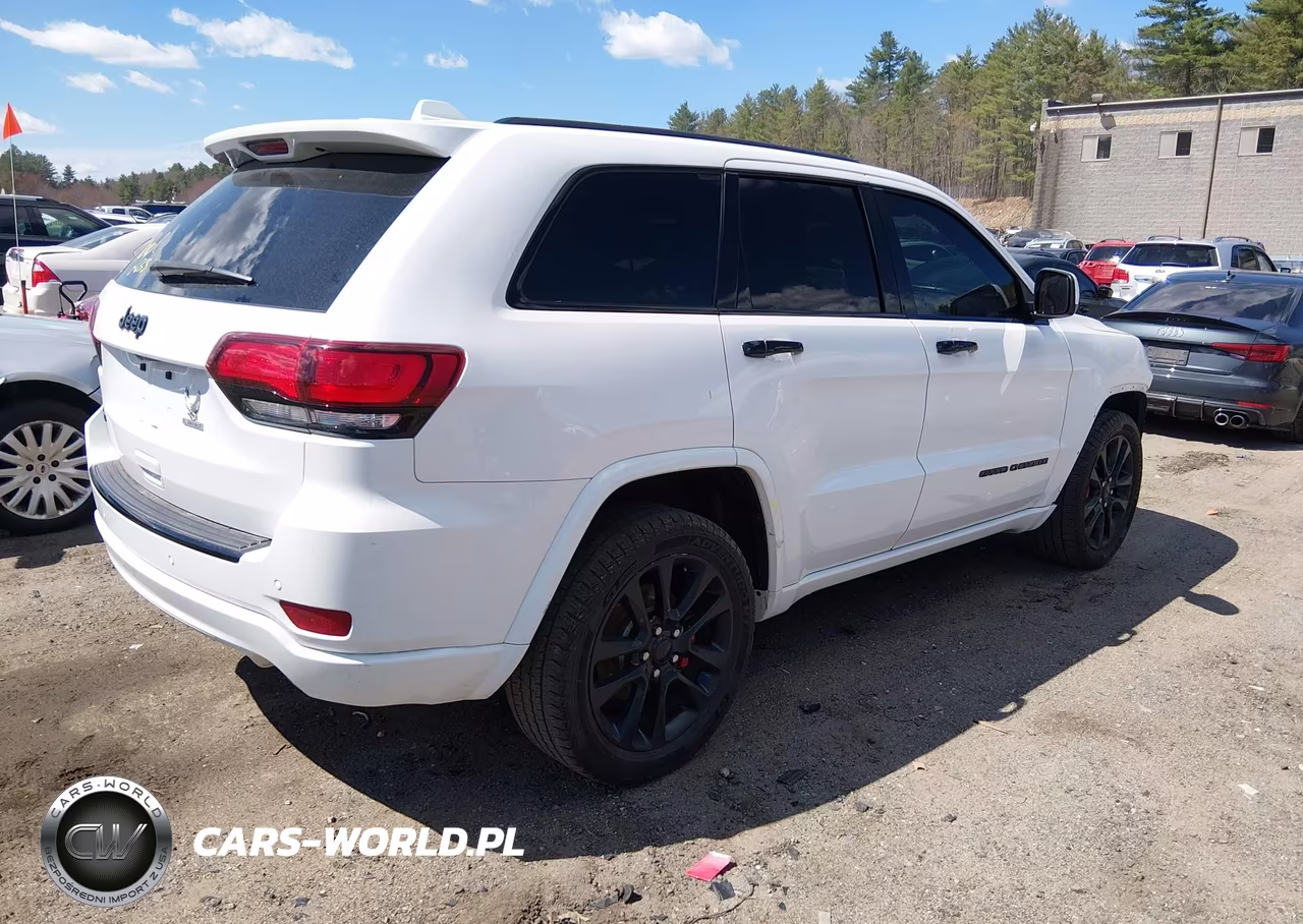 2018 Jeep Grand Cherokee Altitude 4X4 VIN:1C4RJFAG3JC264106 - 4