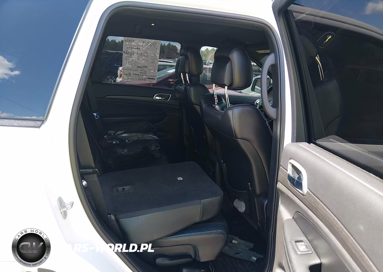 2018 Jeep Grand Cherokee Altitude 4X4 VIN:1C4RJFAG3JC264106 - 8