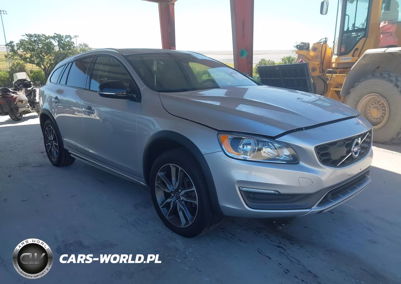 2015 Volvo V60 Cross Country T5