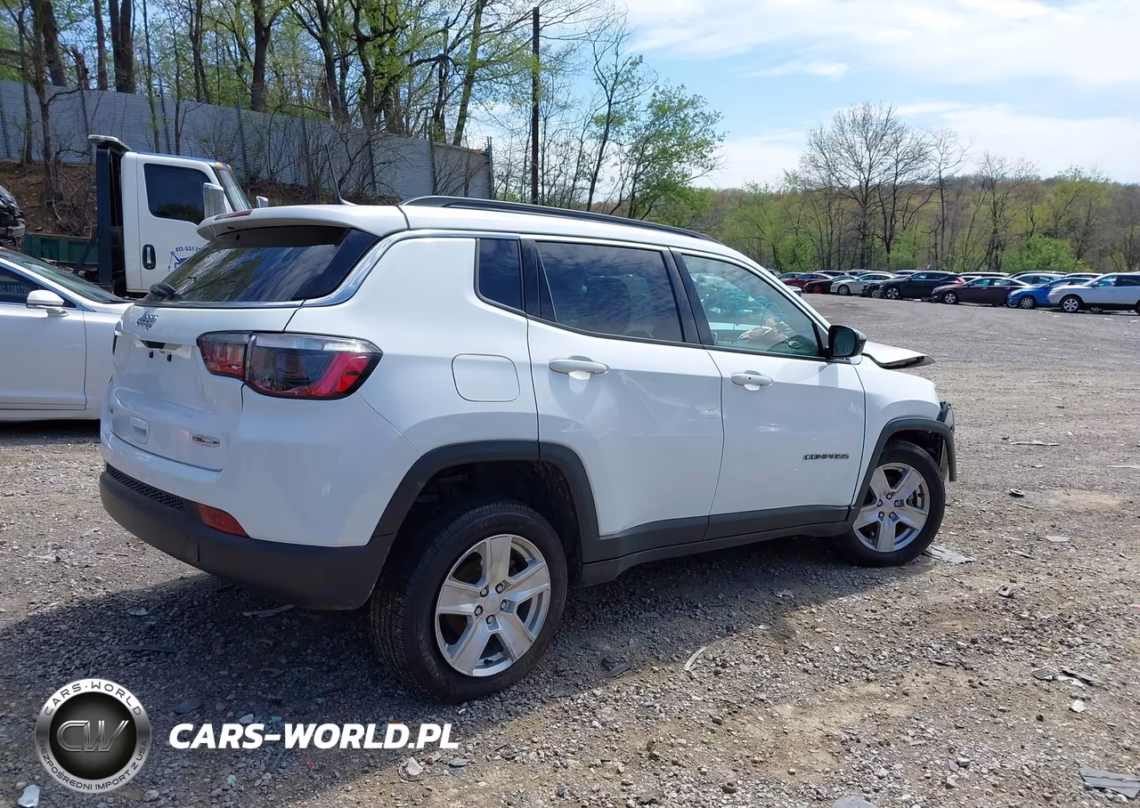 2022 Jeep Compass Latitude 4X4 VIN:3C4NJDBB0NT131593 - 4