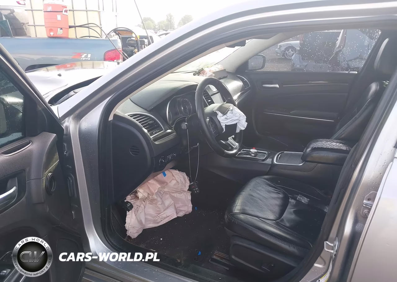 2016 Chrysler 300 Limited VIN:2C3CCAAG1GH211983 - 18