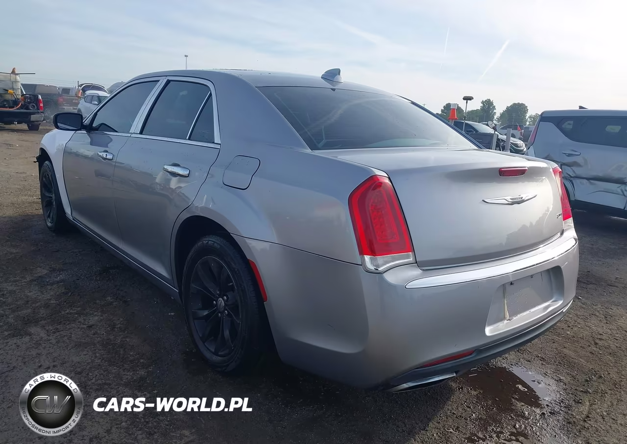 2016 Chrysler 300 Limited VIN:2C3CCAAG1GH211983 - 3