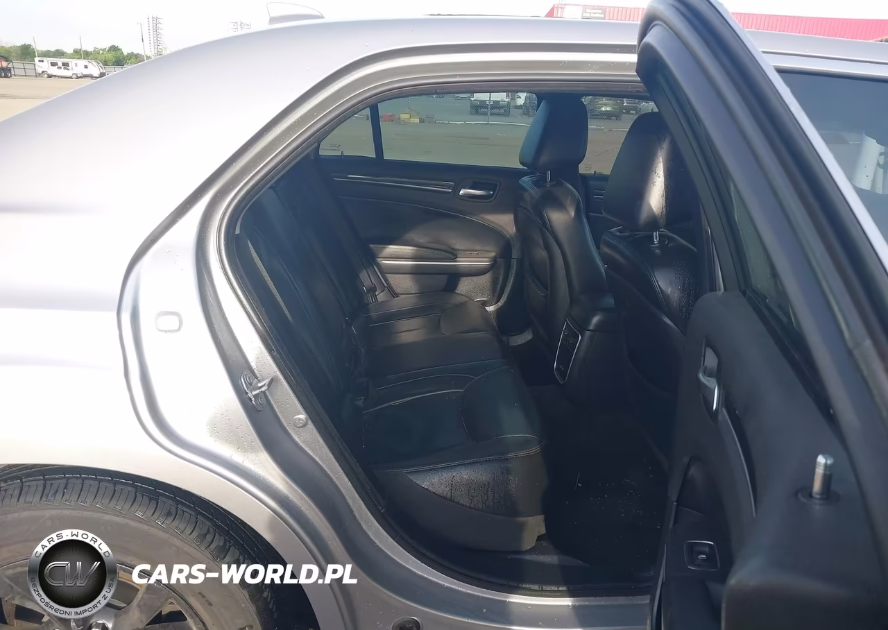 2016 Chrysler 300 Limited VIN:2C3CCAAG1GH211983 - 8