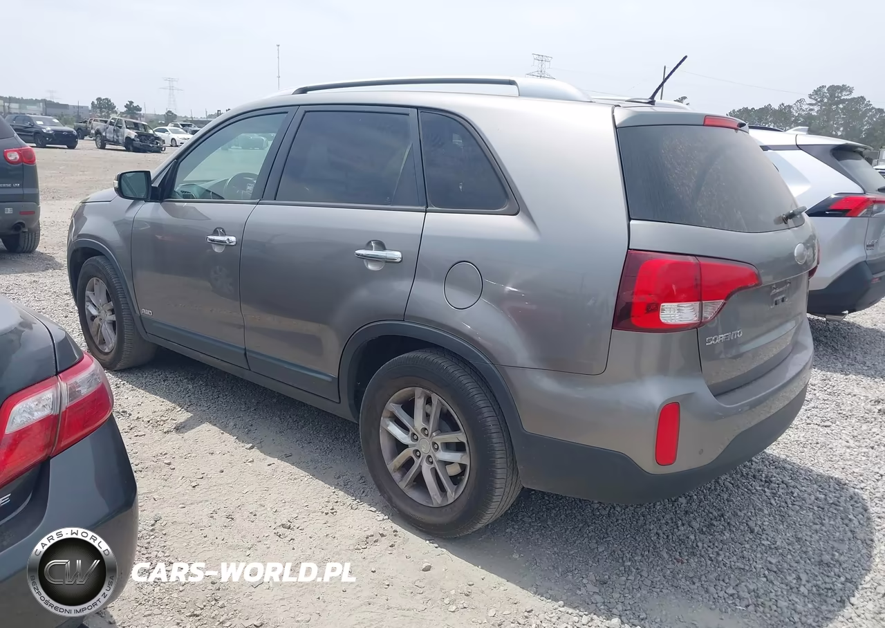 2014 Kia Sorento Lx VIN:5XYKTCA61EG450097 - 3