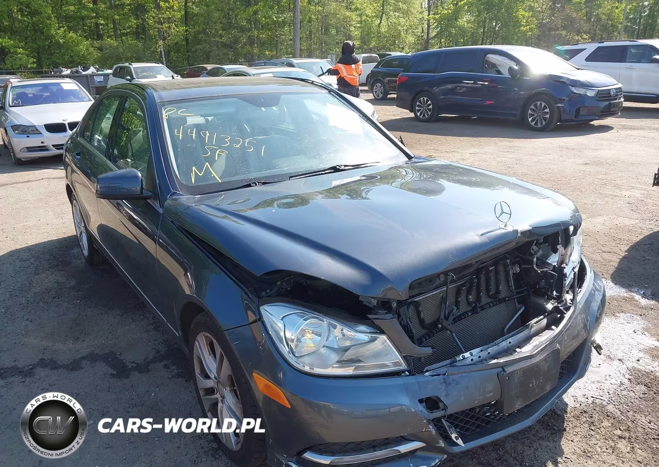 2013 Mercedes-Benz C 300 Luxury 4Matic