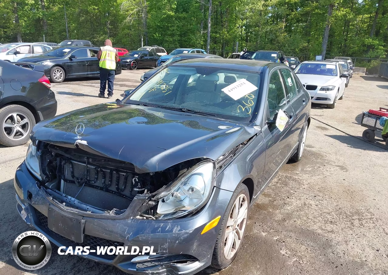 2013 Mercedes-Benz C 300 Luxury 4Matic VIN:WDDGF8AB2DR268809 - 2