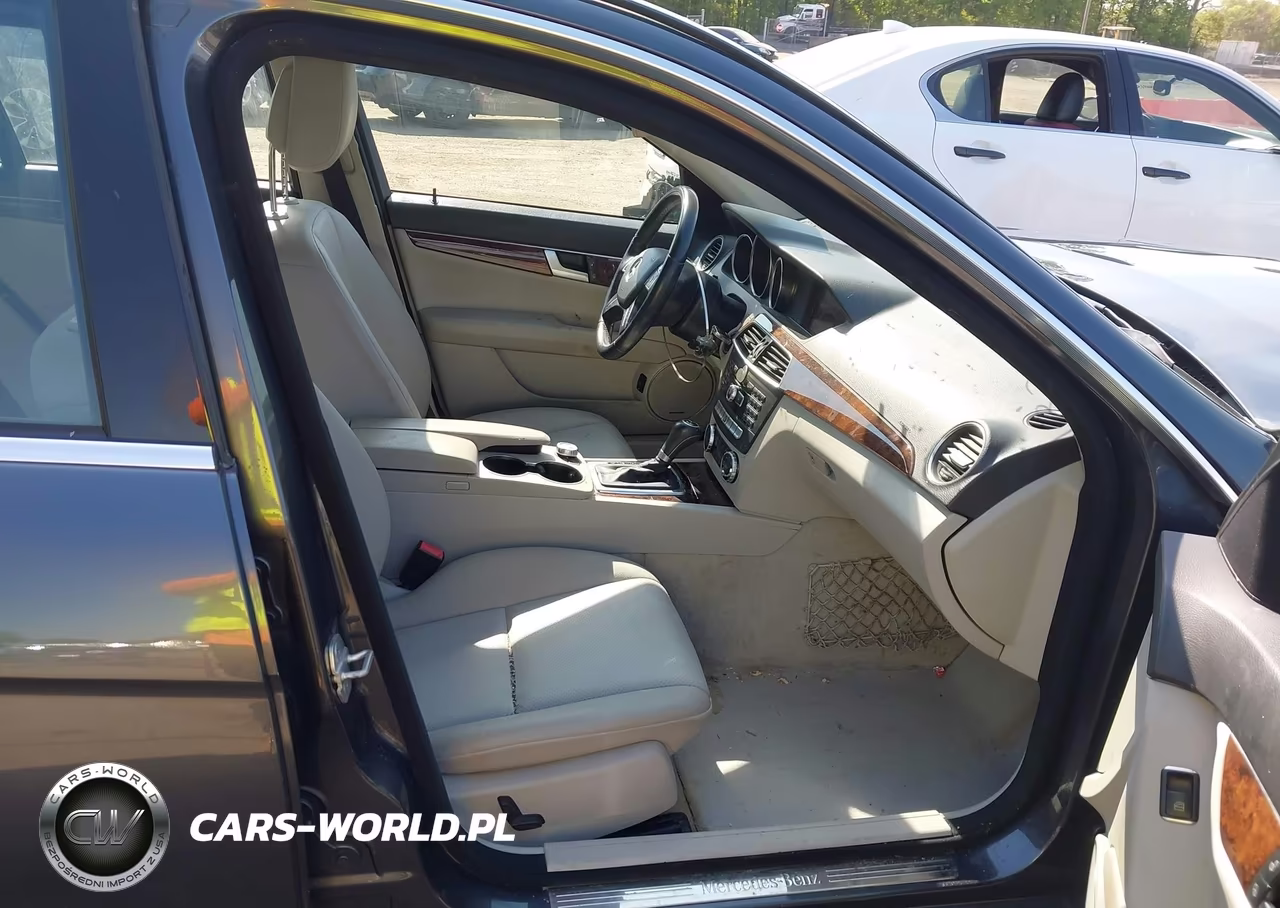 2013 Mercedes-Benz C 300 Luxury 4Matic VIN:WDDGF8AB2DR268809 - 5