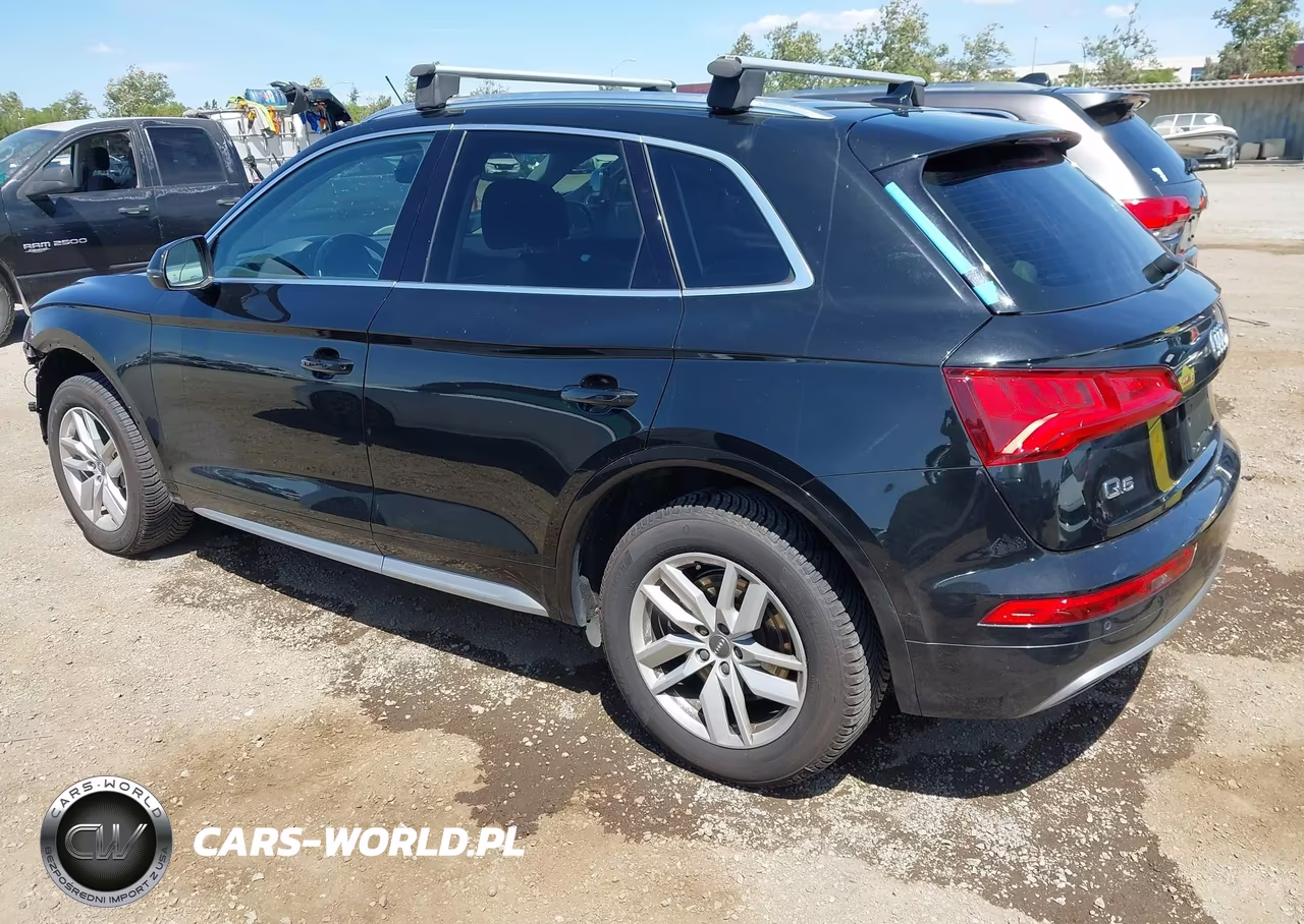 2020 Audi Q5 Premium 45 Tfsi Quattro S Tronic-Titanium Premium 45 Tfsi Quattro S Tronic VIN:WA1ANAFY4L2021476 - 3