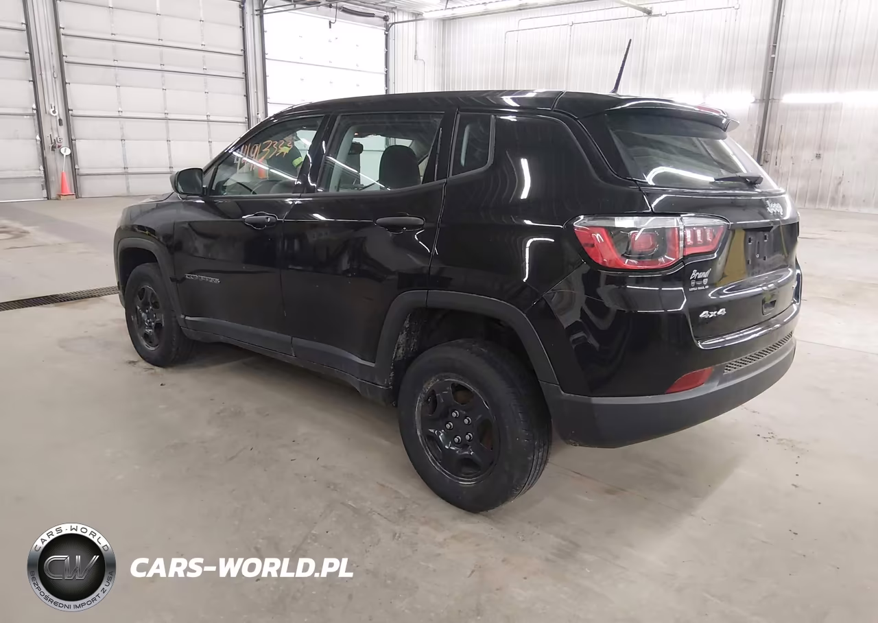 2018 Jeep Compass Sport 4X4 VIN:3C4NJDAB8JT464944 - 3