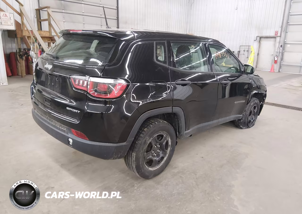 2018 Jeep Compass Sport 4X4 VIN:3C4NJDAB8JT464944 - 4