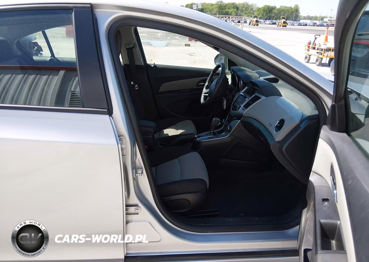 2013 Chevrolet Cruze Ls VIN:1G1PA5SH0D7251148 - 5