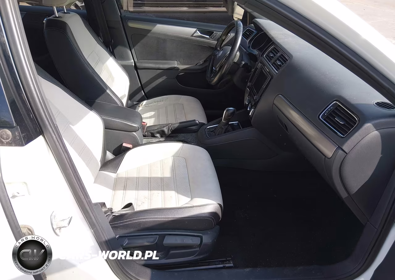 2016 Volkswagen Jetta 1.8T Sport VIN:3VWD17AJ9GM400190 - 5
