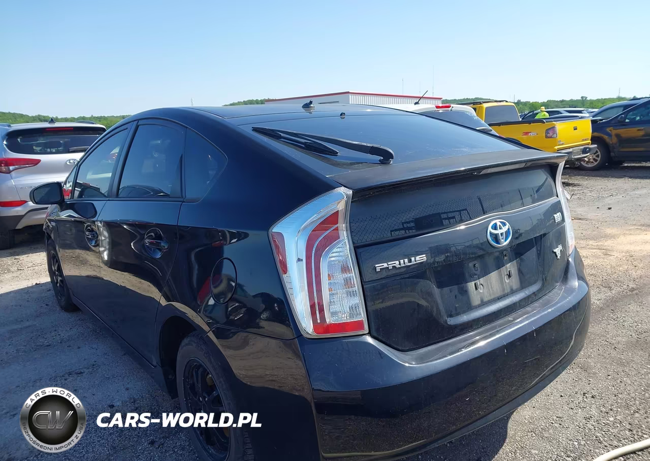 2012 Toyota Prius One VIN:JTDKN3DU1C1546717 - 3