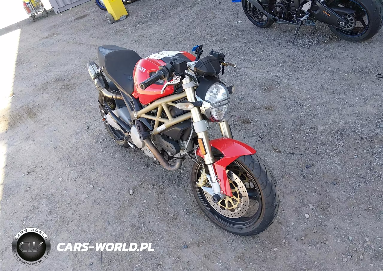 2013 Ducati Monster 696