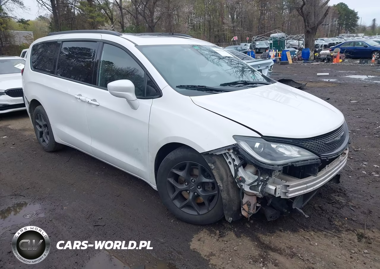 2018 Chrysler Pacifica Touring L Plus – zdjęcie 1 z 17