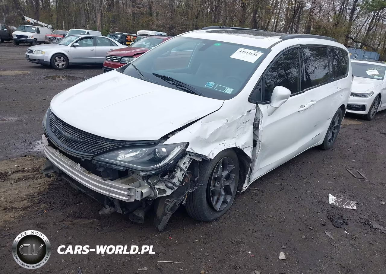 2018 Chrysler Pacifica Touring L Plus VIN:2C4RC1EG9JR322377 - 2