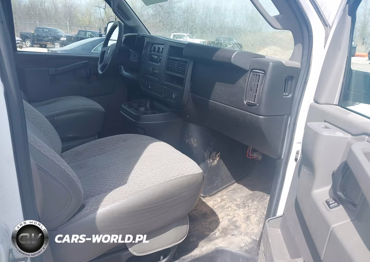 2017 GMC Savana 2500 Work Van VIN:1GTW7AFFXH1907416 - 5