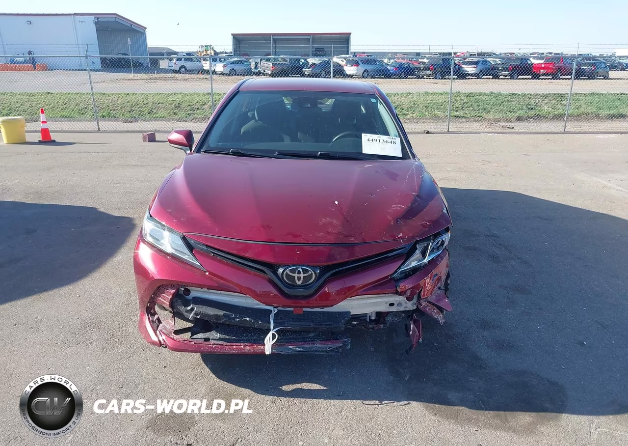2019 Toyota Camry Le VIN:4T1B11HK6KU843970 - 13