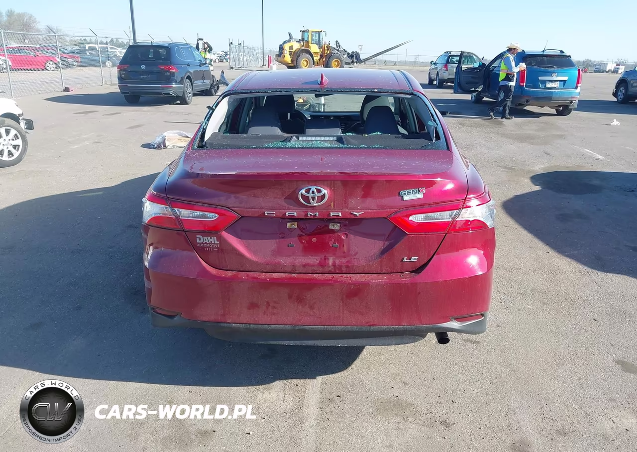 2019 Toyota Camry Le VIN:4T1B11HK6KU843970 - 17