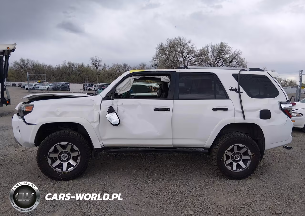 2018 Toyota 4Runner Trd Off Road Premium VIN:JTEBU5JR1J5565431 - 14
