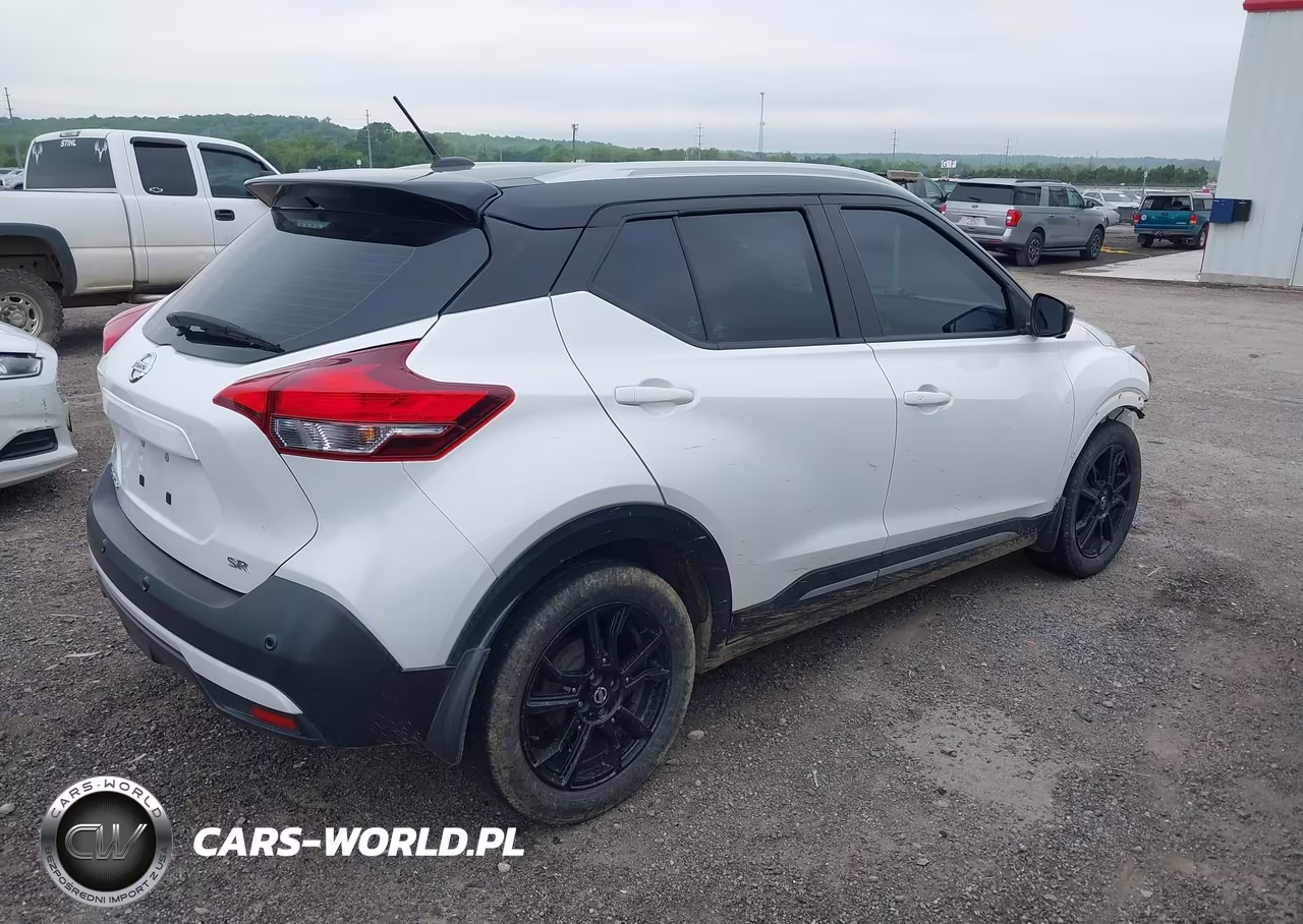 2020 Nissan Kicks Sr Xtronic Cvt VIN:3N1CP5DV1LL546635 - 4