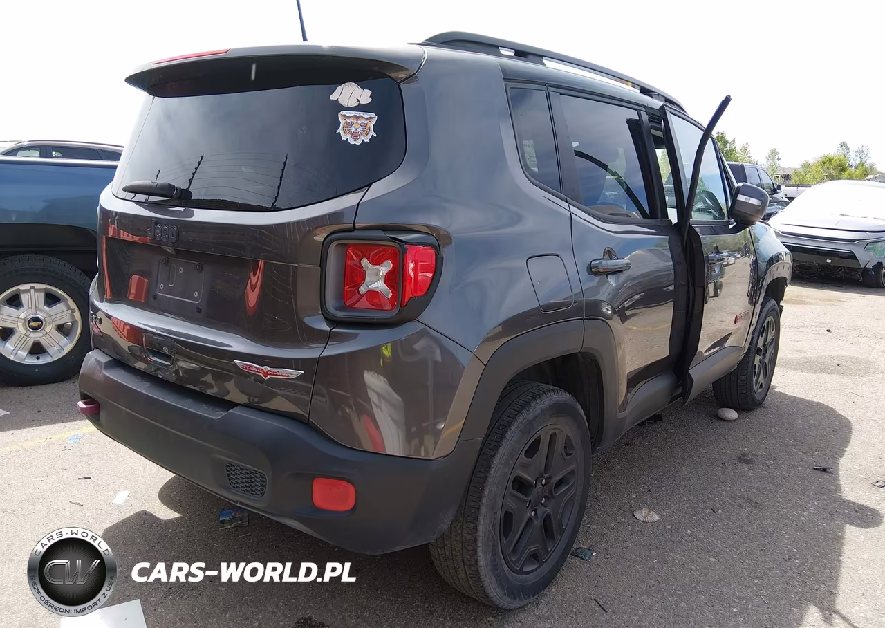2018 Jeep Renegade Trailhawk 4X4 VIN:ZACCJBCB4JPH32128 - 4