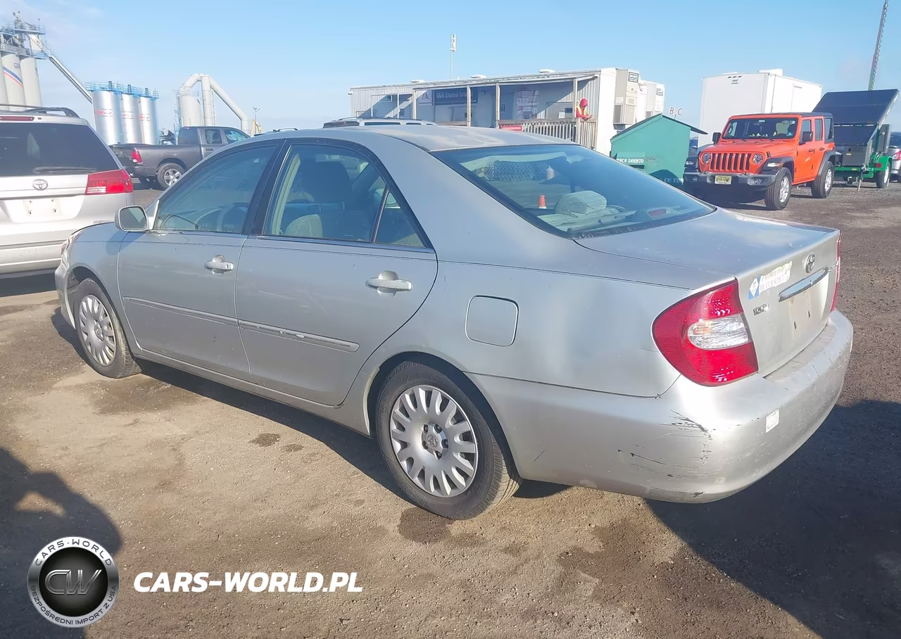 2002 Toyota Camry Xle VIN:4T1BE32K92U546636 - 3