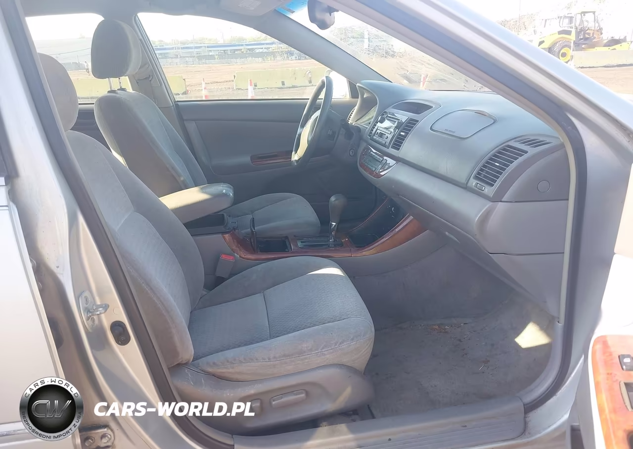 2002 Toyota Camry Xle VIN:4T1BE32K92U546636 - 5