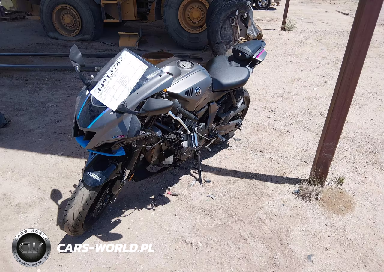 2024 Yamaha Yzfr7