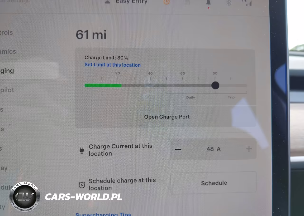 2022 Tesla Model Y Long Range Dual Motor All-Wheel Drive VIN:7SAYGAEEXNF366830 - 17