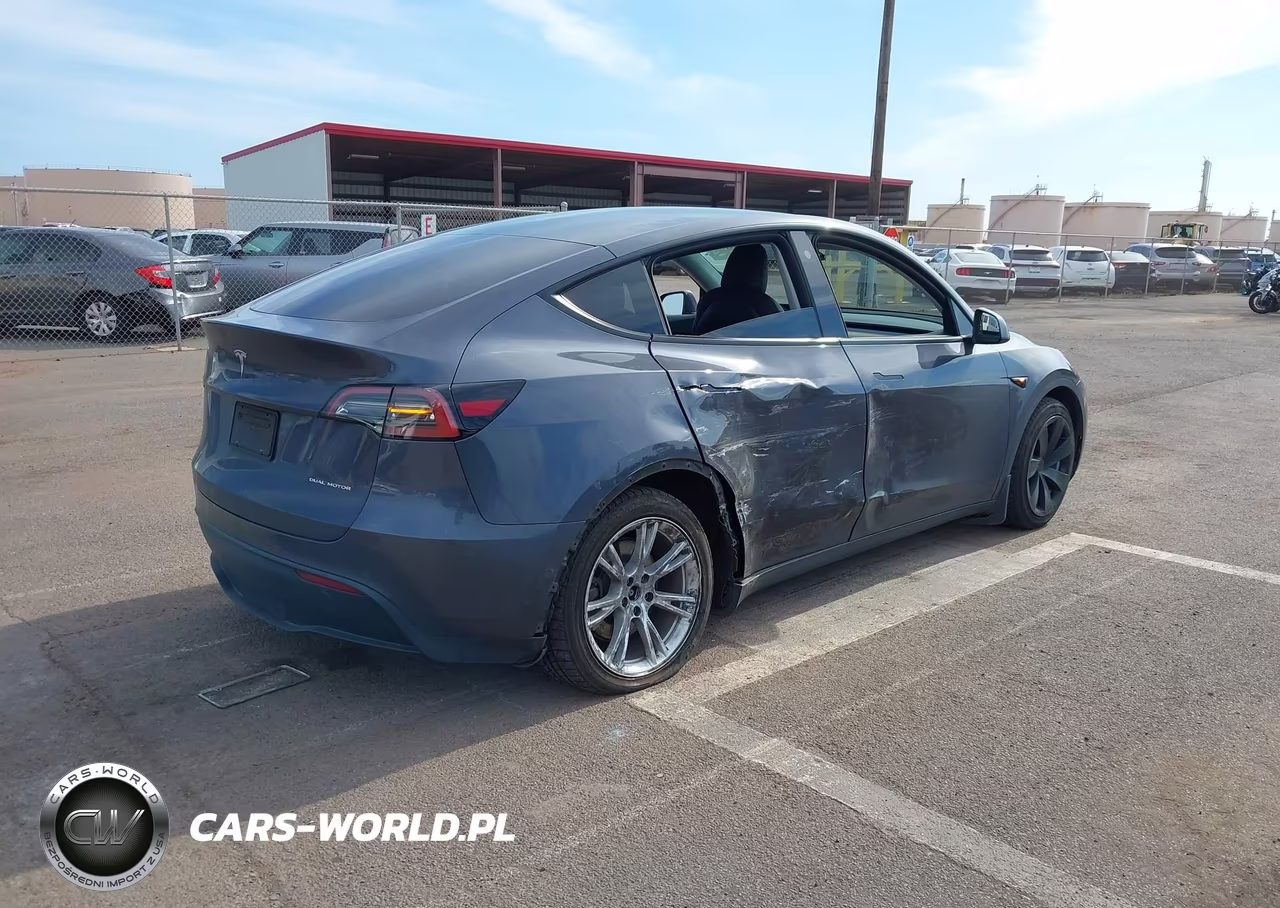 2022 Tesla Model Y Long Range Dual Motor All-Wheel Drive VIN:7SAYGAEEXNF366830 - 4