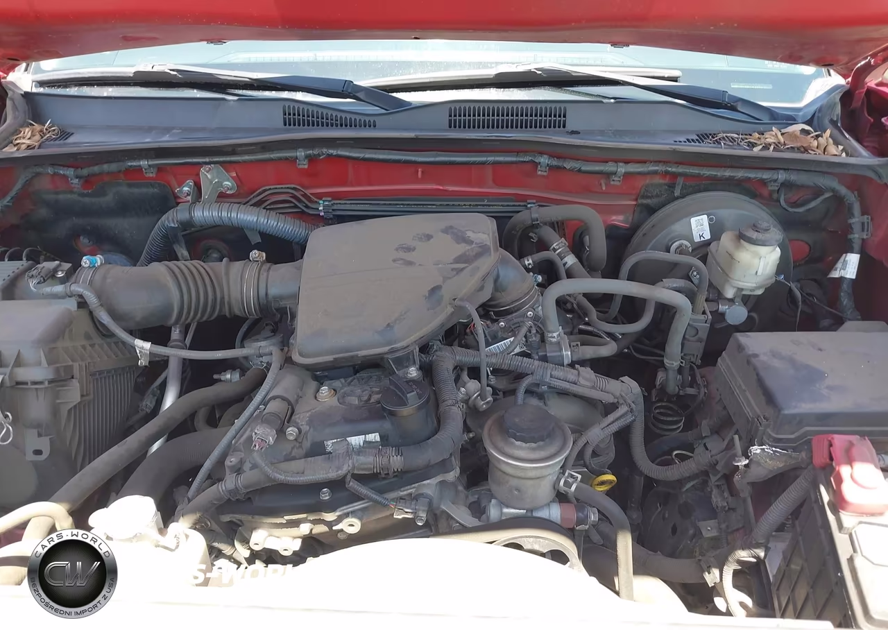 2018 Toyota Tacoma Sr VIN:5TFRX5GN2JX117153 - 10