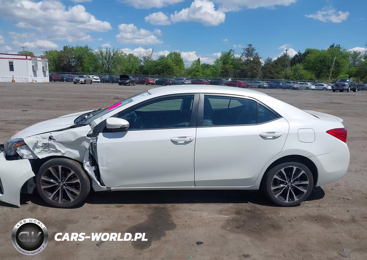 2017 Toyota Corolla Se VIN:5YFBURHE0HP637330 - 13