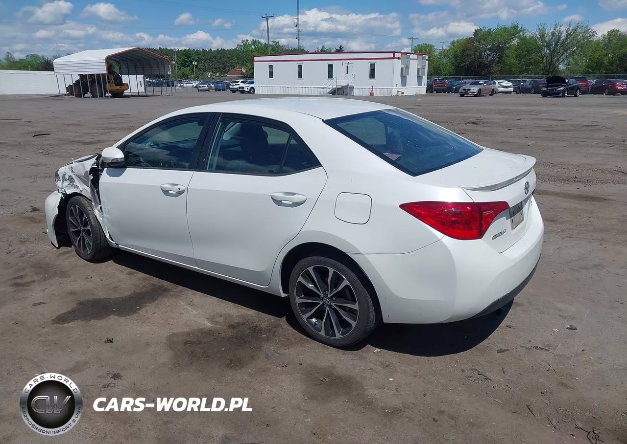 2017 Toyota Corolla Se VIN:5YFBURHE0HP637330 - 3