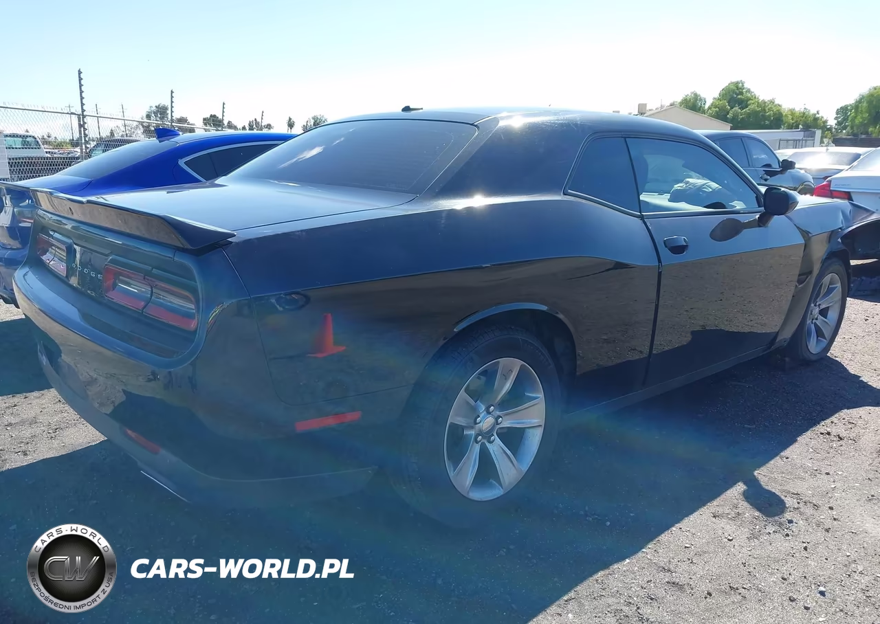 2022 Dodge Challenger Sxt VIN:2C3CDZAG2NH211287 - 4