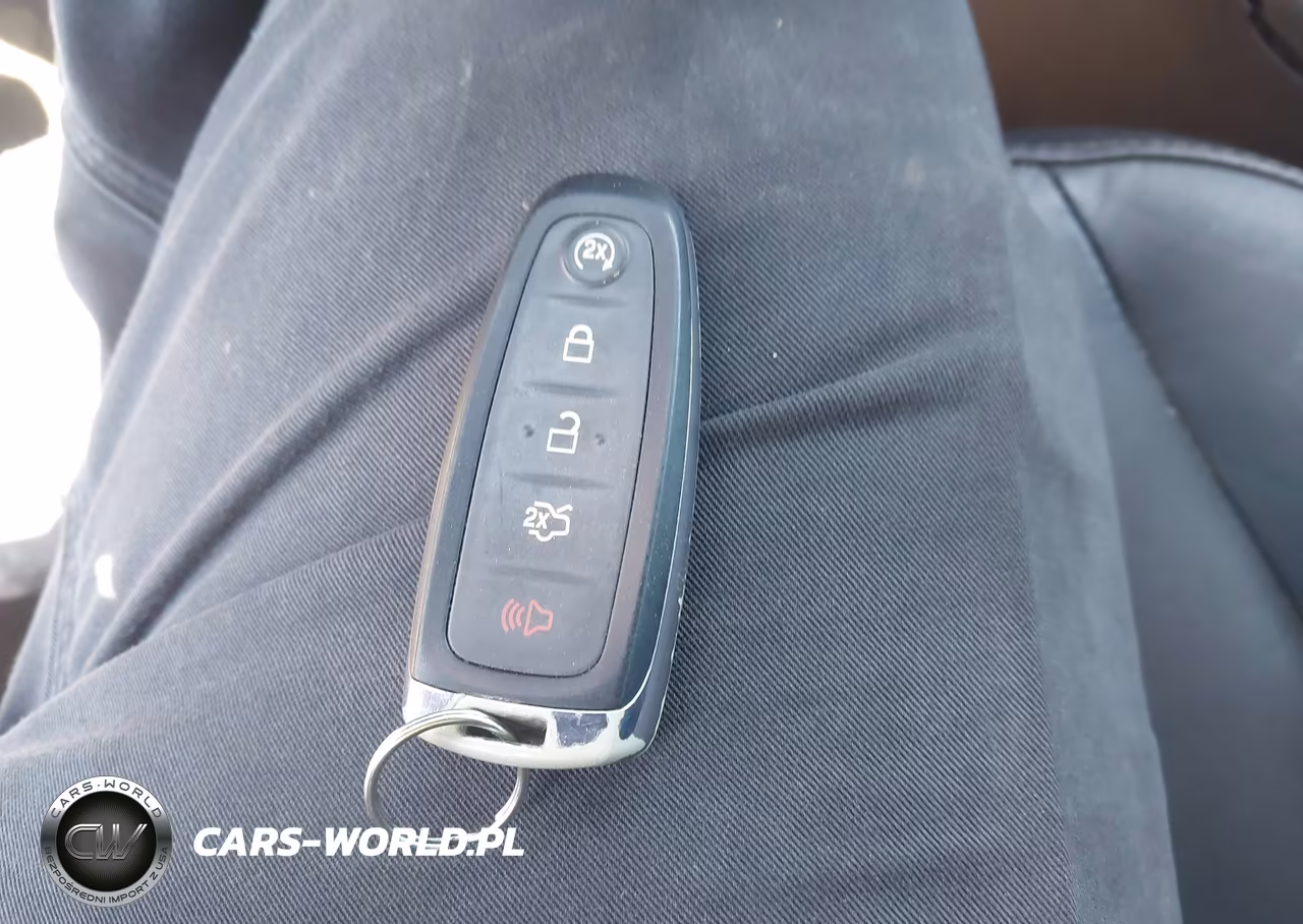 2013 Ford Focus Titanium VIN:1FADP3N27DL378822 - 11