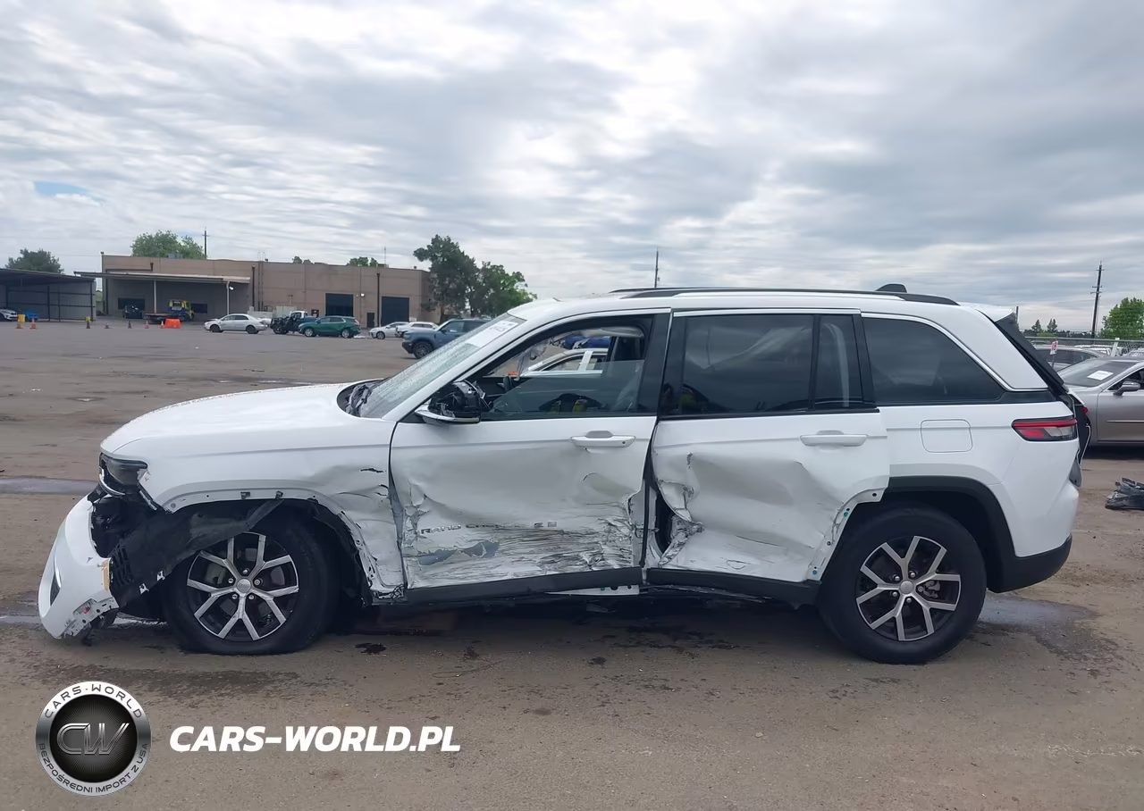 2023 Jeep Grand Cherokee Limited VIN:1C4RJGBG0P8883830 - 13