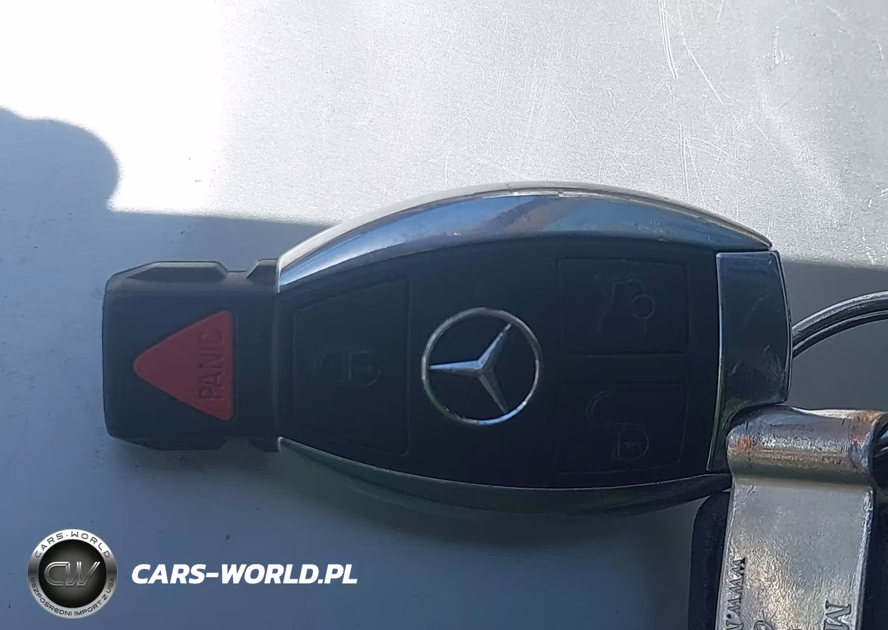 2016 Mercedes-Benz C 300 VIN:55SWF4JB8GU128044 - 11