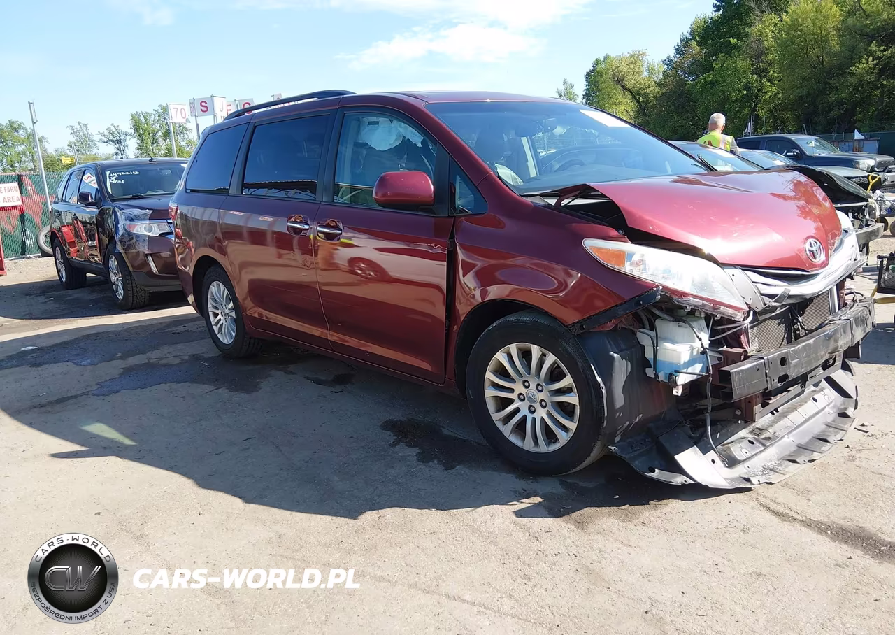 2017 Toyota Sienna Xle 8 Passenger