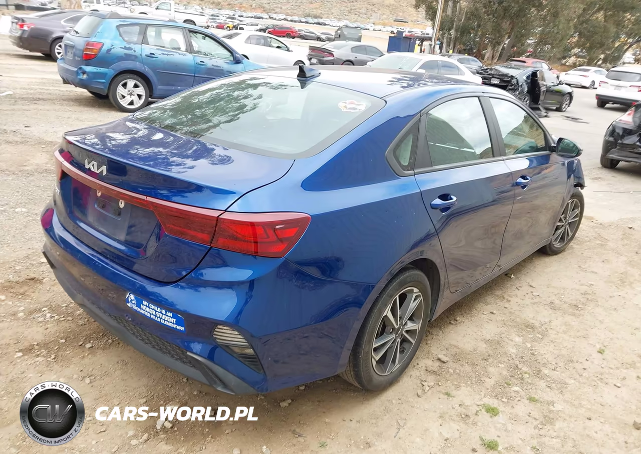 2023 Kia Forte Lxs VIN:3KPF24AD8PE571377 - 4