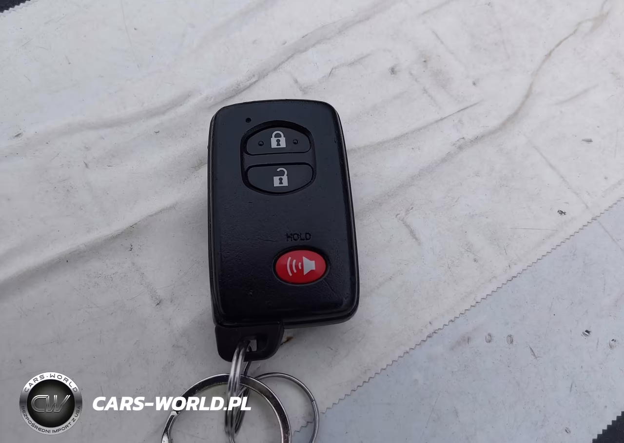 2013 Toyota Prius V Three VIN:JTDZN3EU2D3229581 - 11