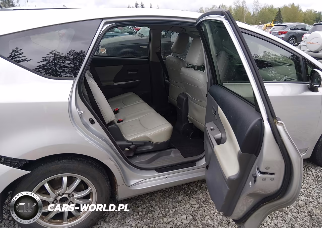 2013 Toyota Prius V Three VIN:JTDZN3EU2D3229581 - 8