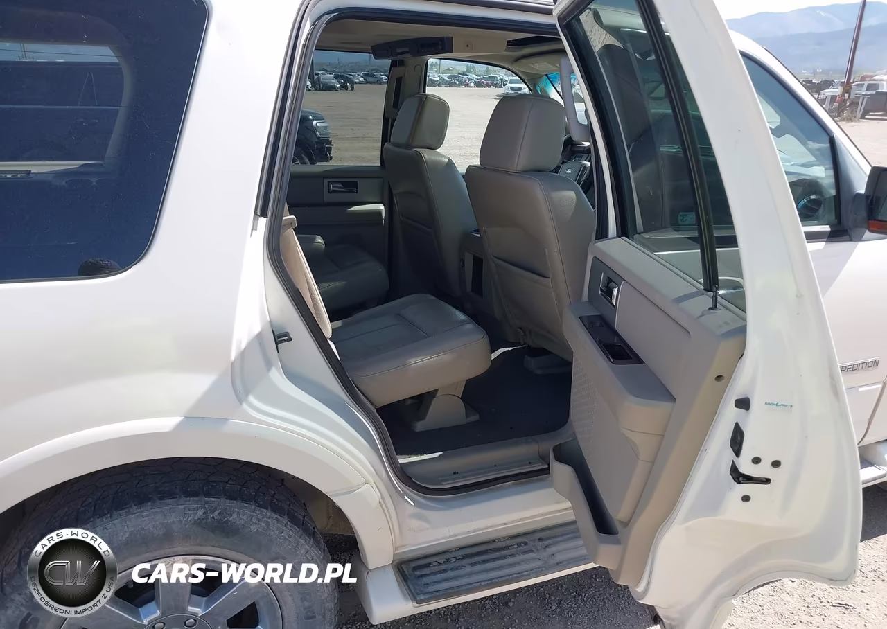 2008 Ford Expedition Limited VIN:1FMFU20528LA20925 - 8
