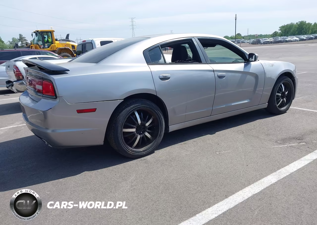 2011 Dodge Charger VIN:2B3CL3CG3BH534768 - 4