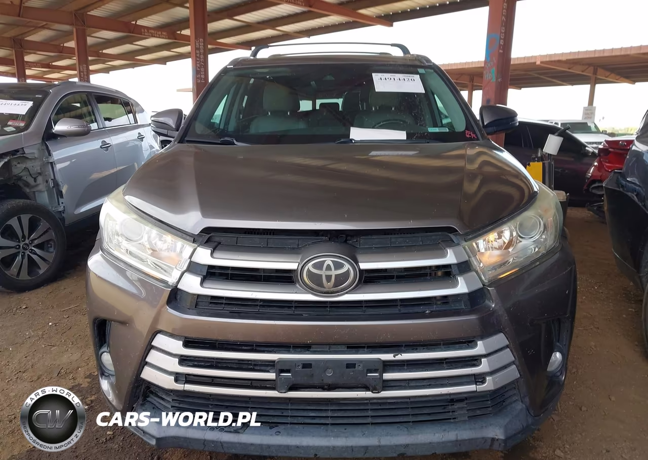2018 Toyota Highlander Xle VIN:5TDJZRFH9JS530638 - 12