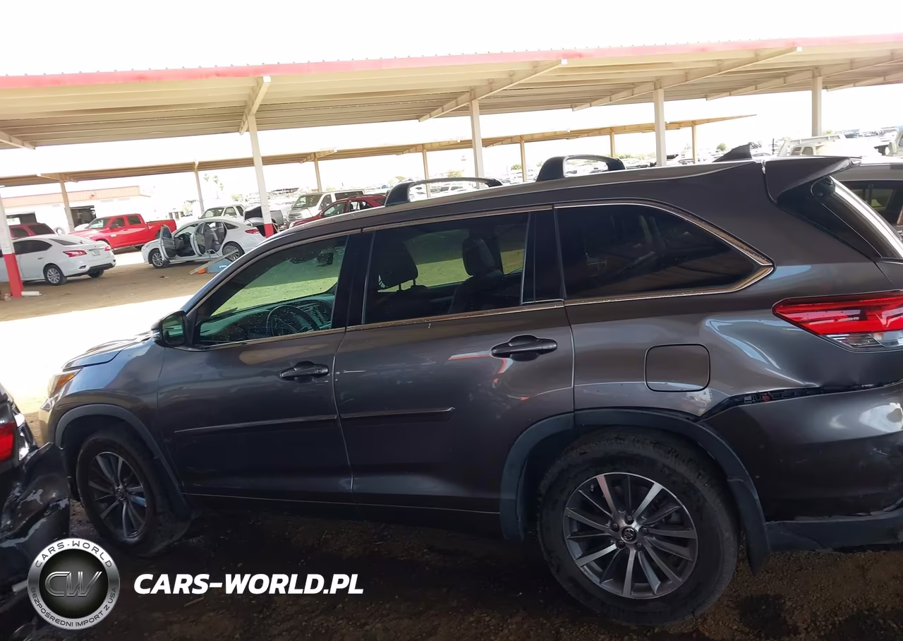2018 Toyota Highlander Xle VIN:5TDJZRFH9JS530638 - 14